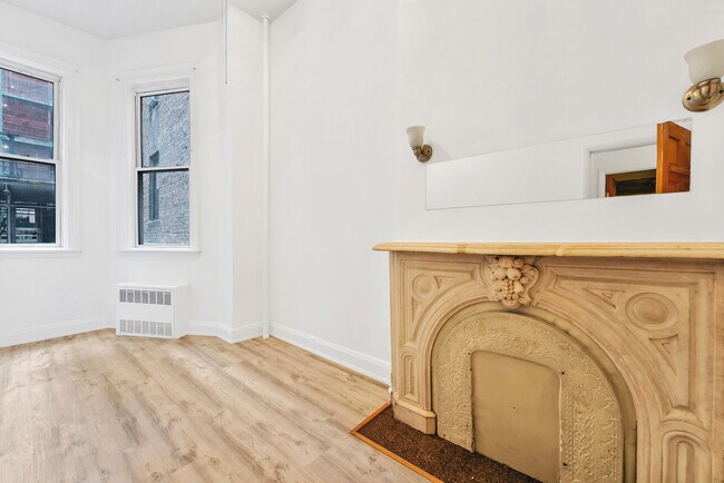 Foto del edificio - 203 E 82nd St