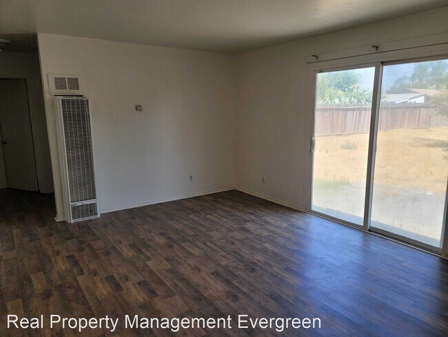 Foto del edificio - 2 br, 1 bath House - 160 S. Indiana St.