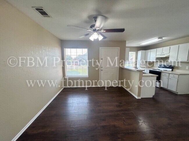 Foto del edificio - 208-210 West Lamar St