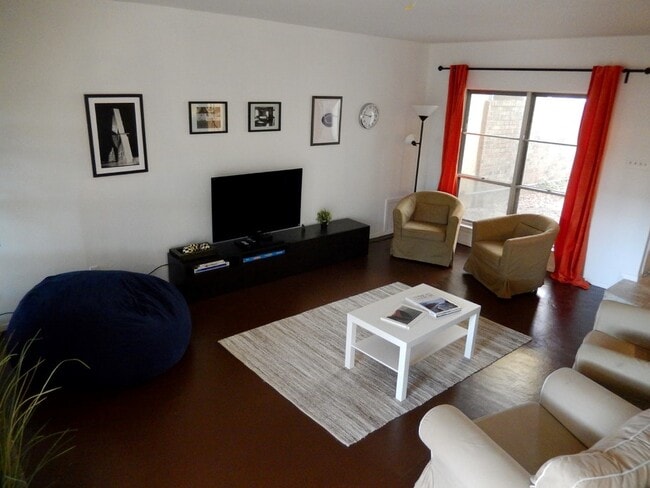 Building Photo - 9106 Emberglow Ln