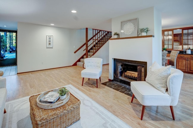 Building Photo - 546 Great Elm Way