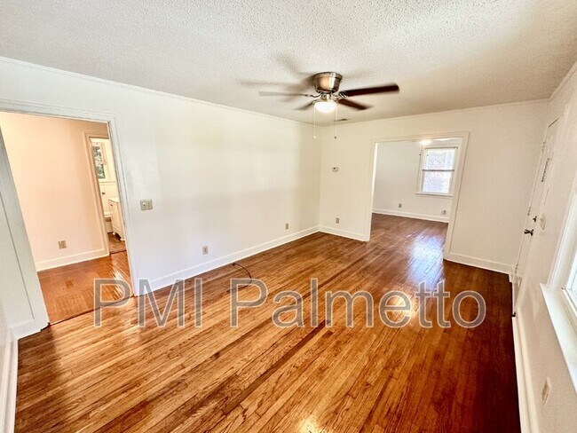 Building Photo - 3013 Hammond Ave