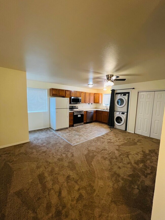 Foto del edificio - 915 Defoe St