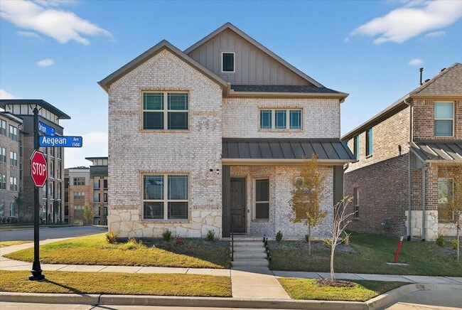 Building Photo - 1548 Euclid Aly