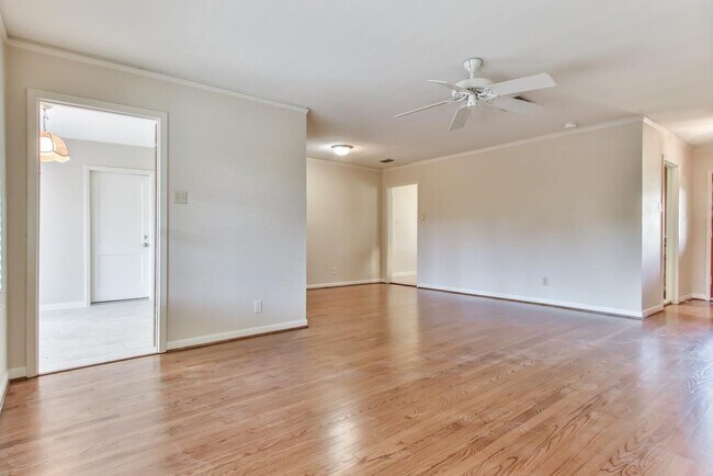 Building Photo - 4609 Braeburn Dr