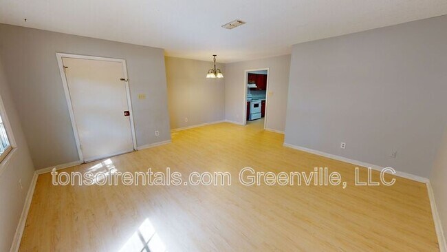 Foto del edificio - 156 Hidden Hill Road