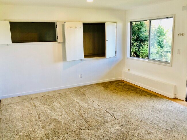 Building Photo - 356 Richardson Way