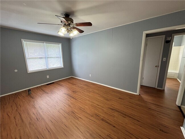 Foto del edificio - 8831 Country Club Dr
