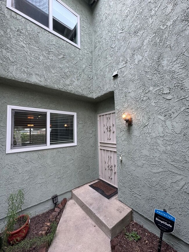 Building Photo - 2 Bedroom 2.5 Bathroom Condo for Rent Sout...