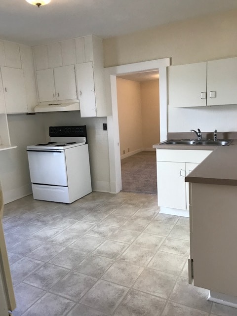 Kitchen - 1106 N Maple St