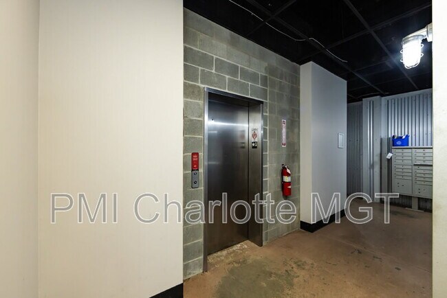 Foto del edificio - 1600 Fulton Ave