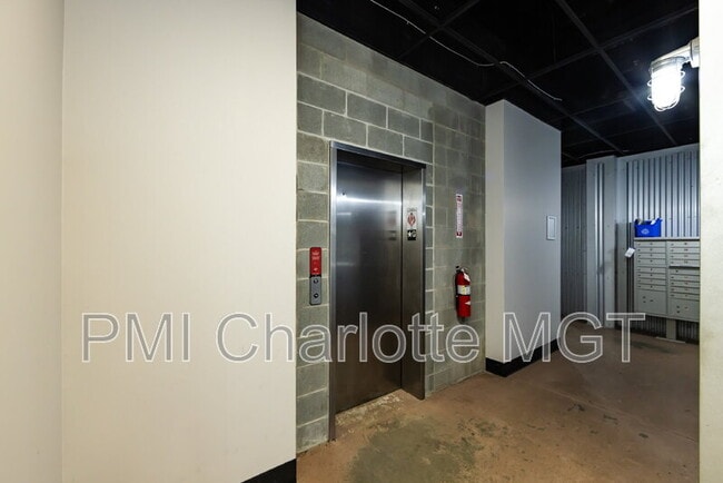 Building Photo - 1600 Fulton Ave