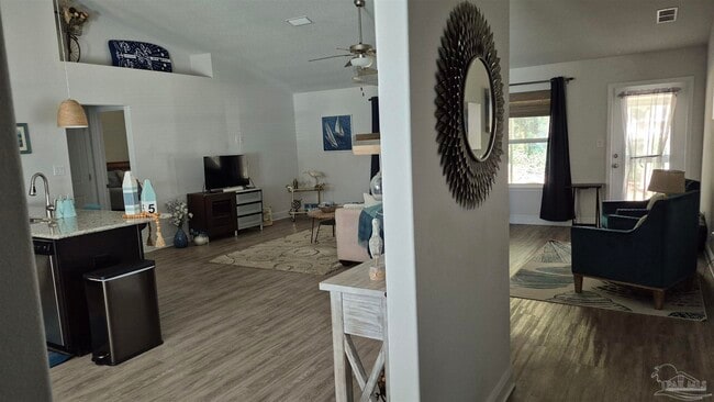 Foto del edificio - 2102 Fairchild St