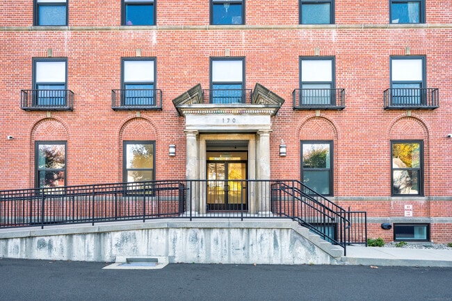 Building Photo - 170 Ridge Rd