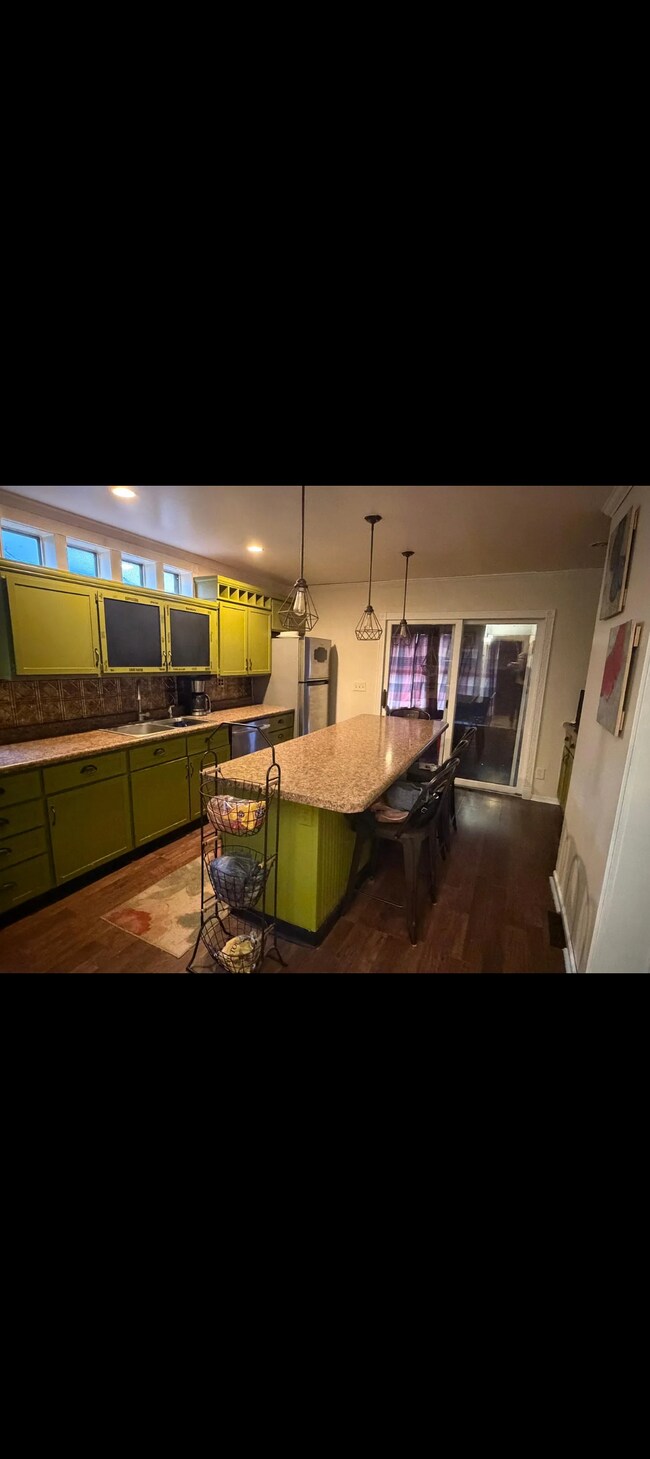 Foto del edificio - 28 N 7th Ave