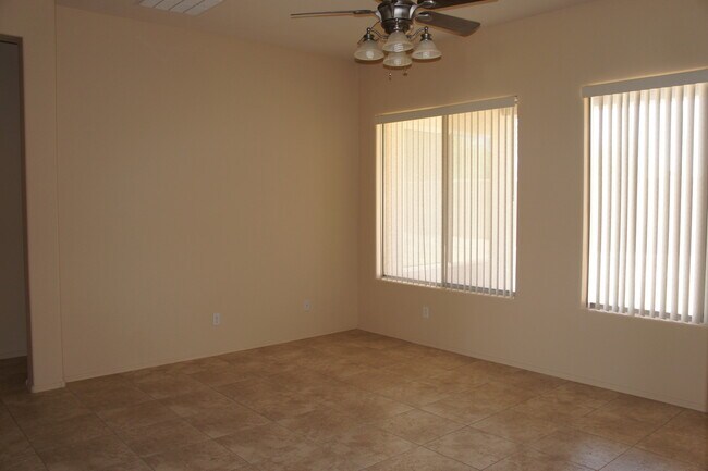 Building Photo - - Beautiful Home in Estrella Mountain Ranc...