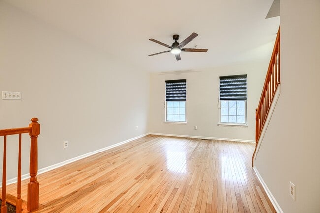 Foto del edificio - 8 Katurah Ln