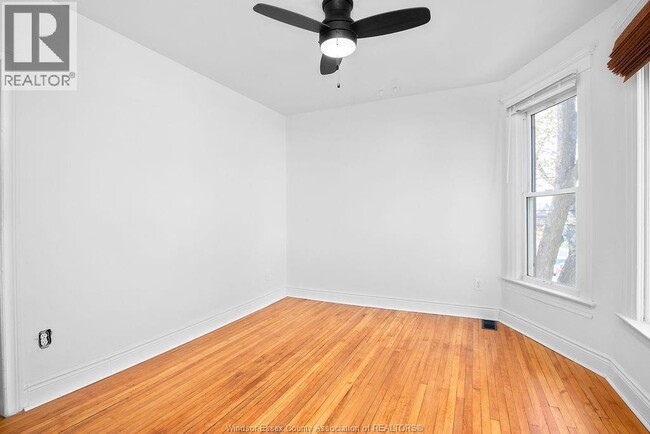 Building Photo - 1567 Cataraqui St