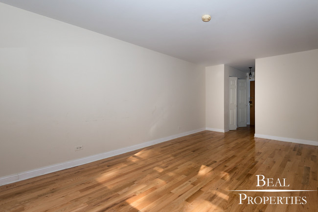 Foto del edificio - 660 W Wrightwood Ave
