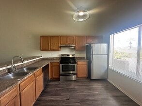 Building Photo - 4828 W Orangewood Ave