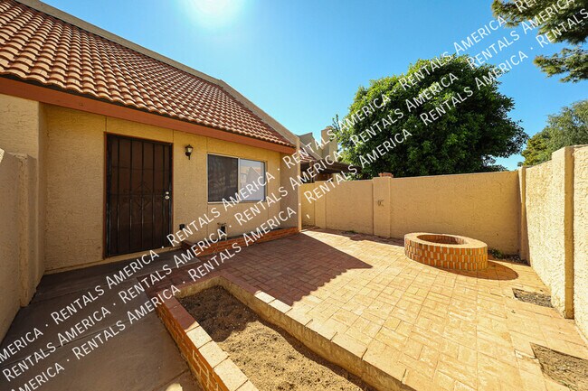 Foto del edificio - 4120 W Calavar Rd