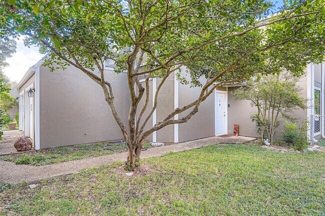 Foto del edificio - 6810 Thorncliffe Dr