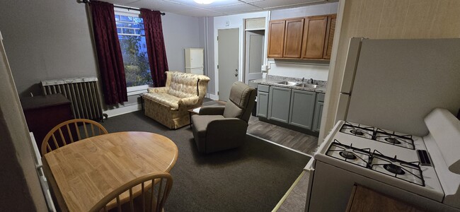 Building Photo - 202 N Clinton St