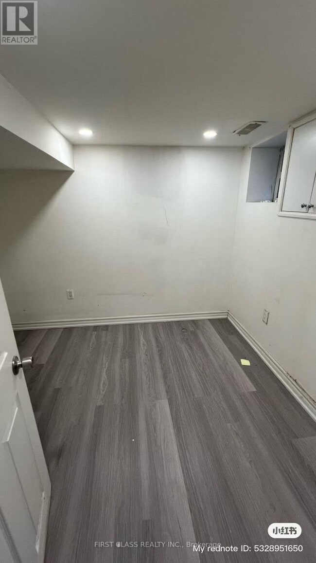 Photo du bâtiment - 77 O'Connor Dr