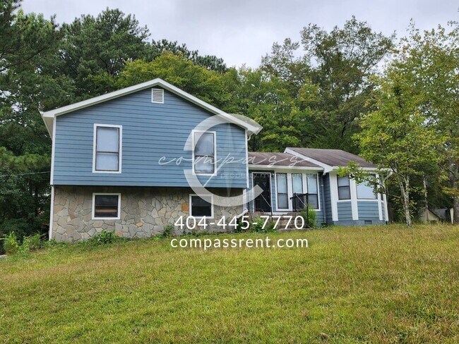 Building Photo - 2402 Skyline Ridge Dr