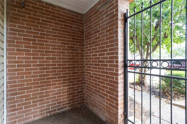 Foto del edificio - 1404 Walnut Bend Ln