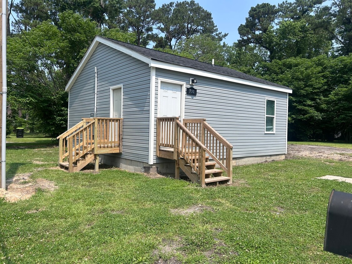 Primary Photo - 731 Tallman Cir