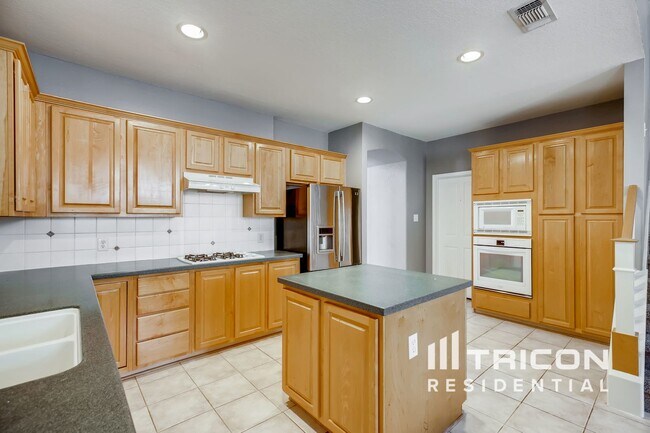 Building Photo - 3402 Marion Cir