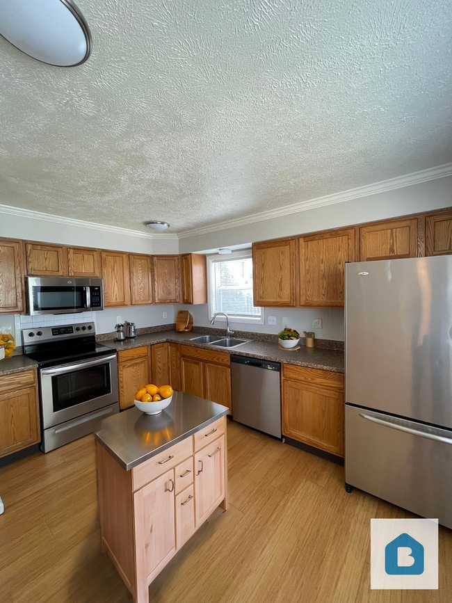 Building Photo - 1104 Mazatlan Cir