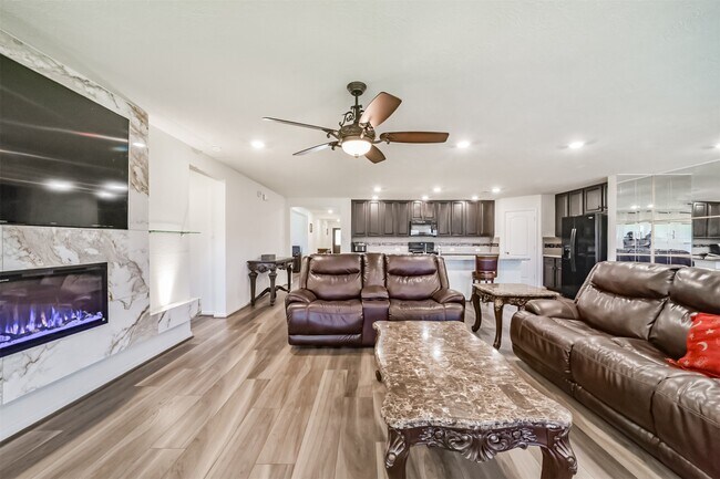 Building Photo - 25546 Kensington Lk Dr