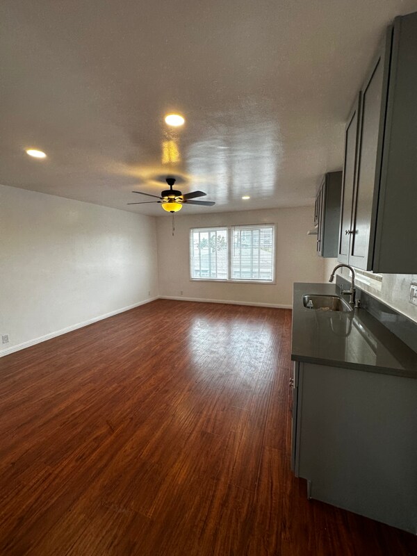 Building Photo - 10517 S Burin Ave
