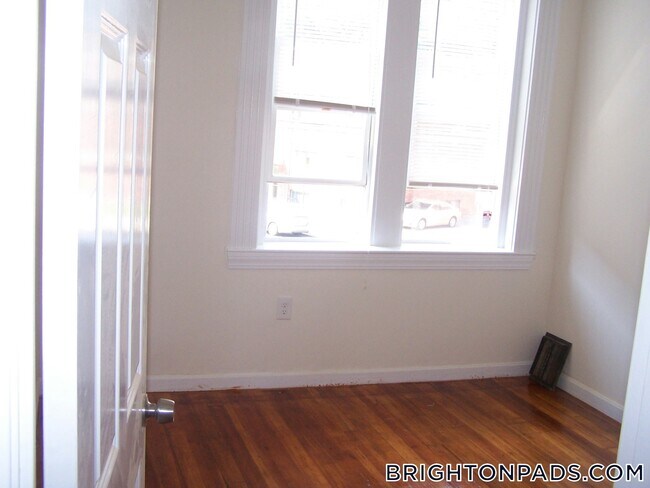 Foto del edificio - 53 Brackett St