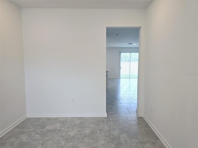 Foto del edificio - 7649 Stone Crk Trl