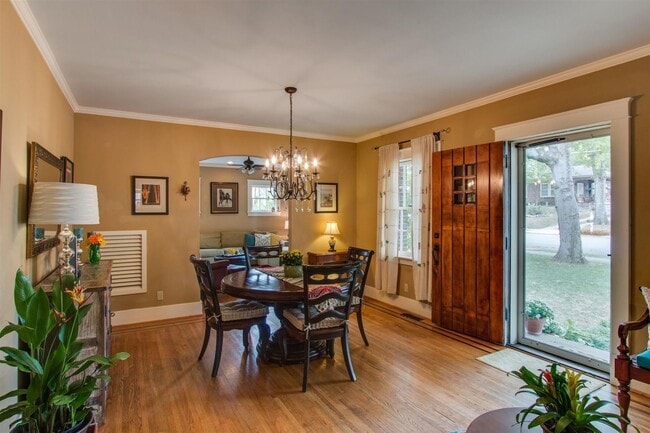 Building Photo - CHARMING RENOVATED TUDOR | WALK TO VANDERBILT & BELMONT