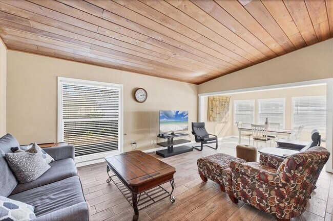 Building Photo - 2832 Novus St