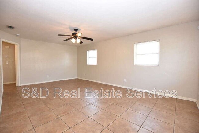 Foto del edificio - 1317 E Myrtle St