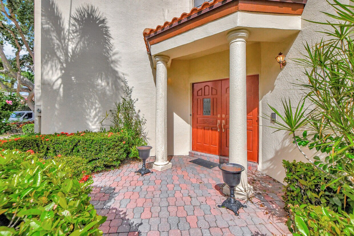 Primary Photo - 23392 Mirabella Cir S