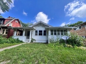Building Photo - 3 Bedroom, 2 Bath on Campus
