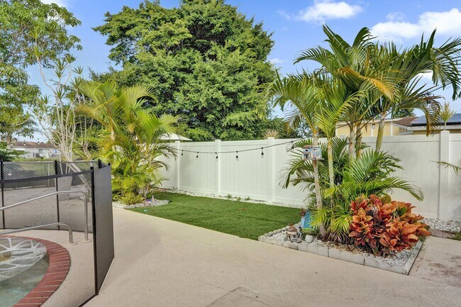 Foto del edificio - 22335 Boulder St