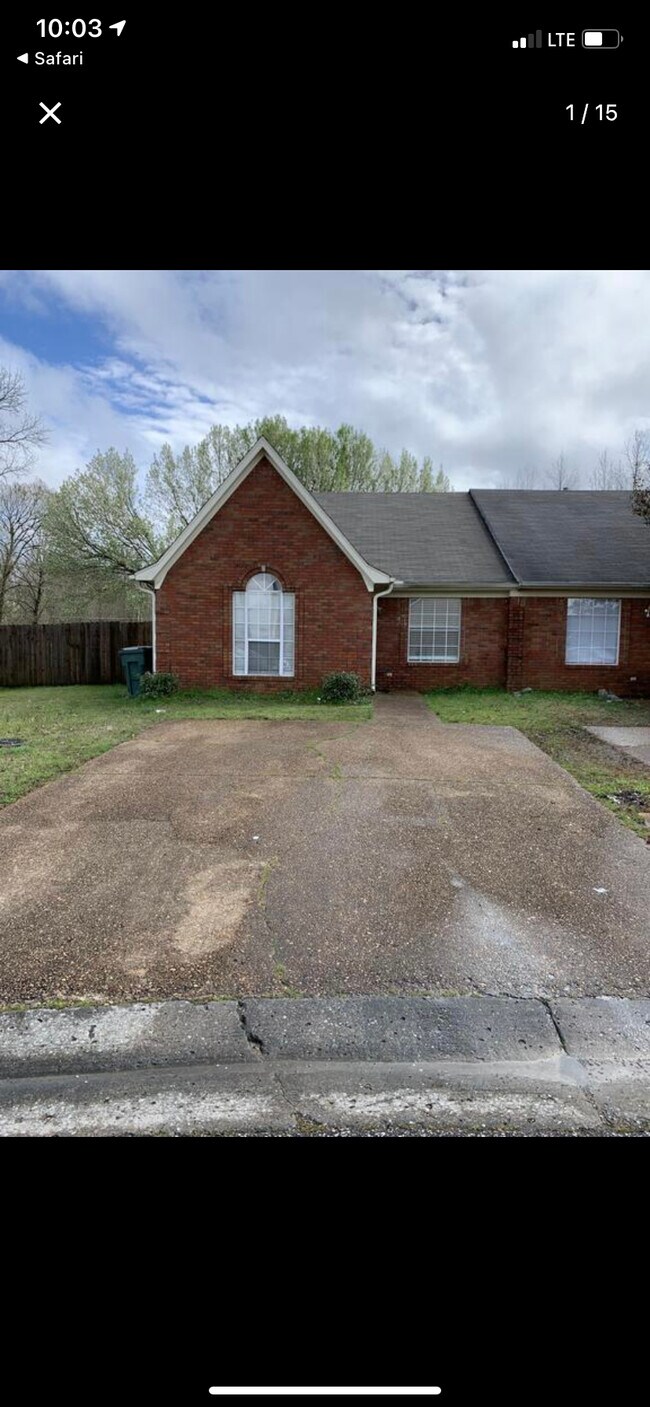 385 Garden Walk S, Southaven, MS 38671 Townhome Rentals in Southaven