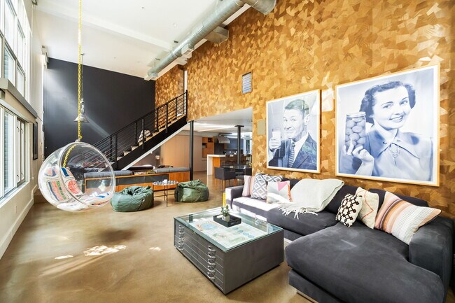 Foto del edificio - 1037 N Laurel Ave