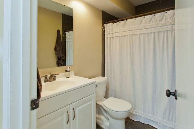 Foto del edificio - Charming 3-Bed Duplex in SE Minneapolis