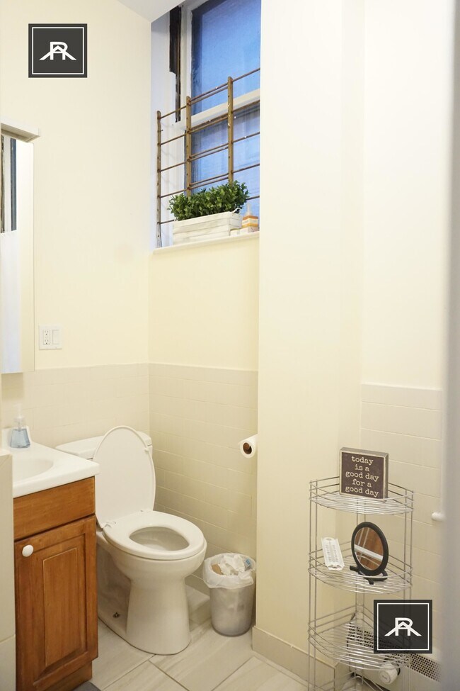 Foto del edificio - 483 Beacon St