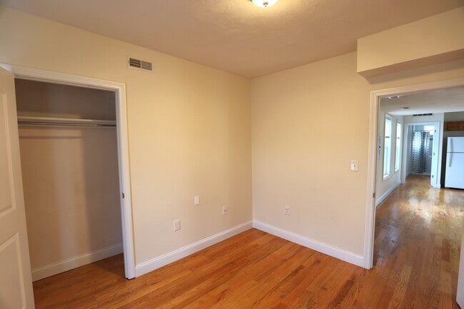 Building Photo - 62 Lincoln St