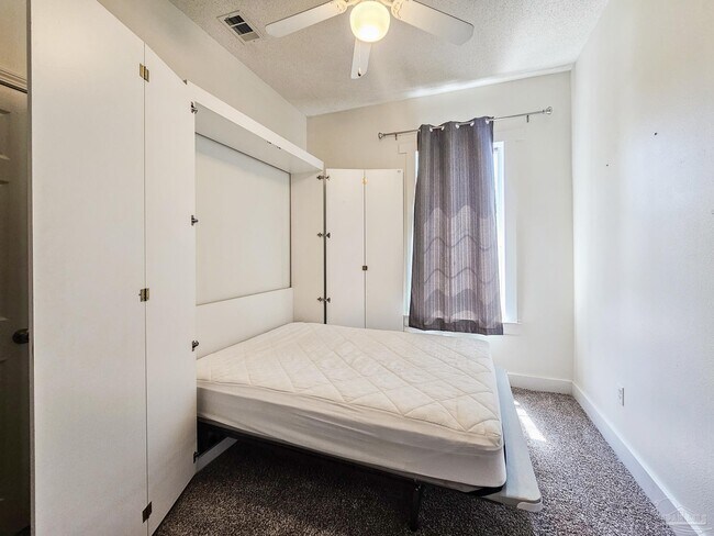 Foto del edificio - 919 E La Rua St