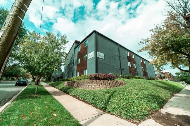 Building Photo - 4060 McGee St